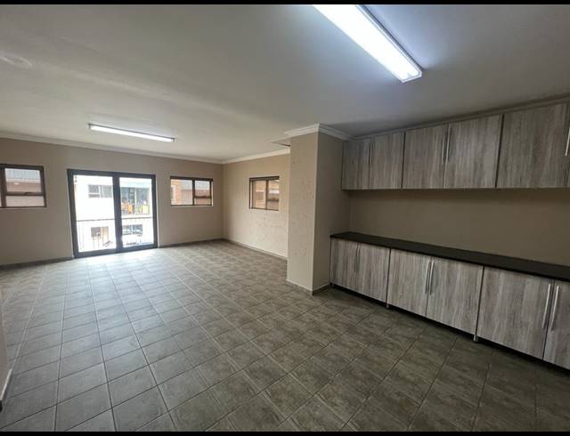 290M² WAREHOUSE FOR SALE IN APEX